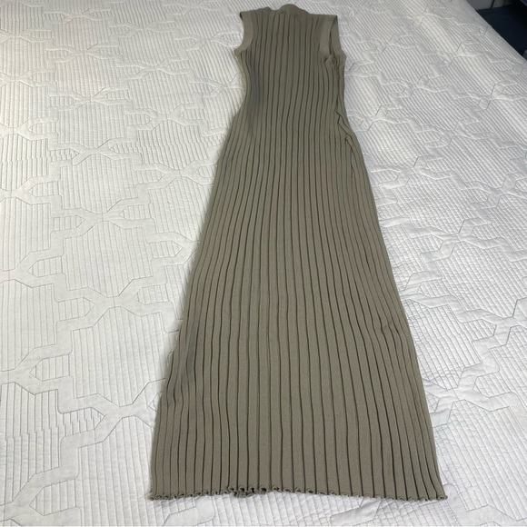 Legoe Heritage Luxe Shift Maternity Dress Beige Side Zip Sleeveless Ribbed Sz XS - Picture 9 of 13